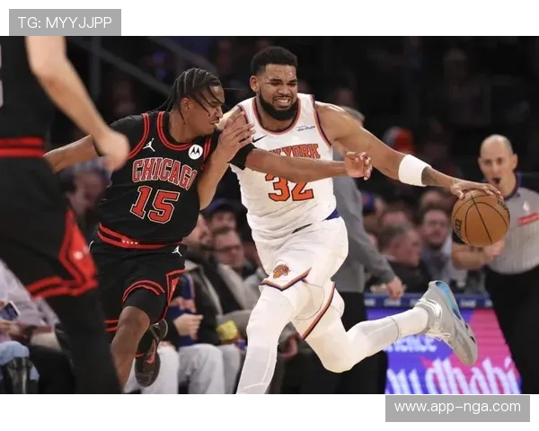 尼克斯挑战公牛，唐斯内线优势成关键