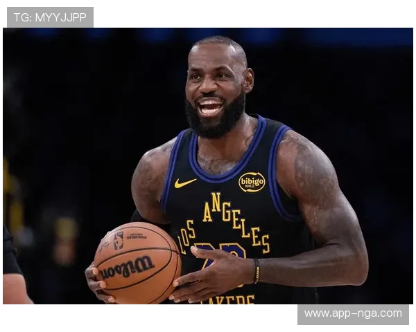 湖人主场迎战太阳，詹姆斯首节回归连得7分