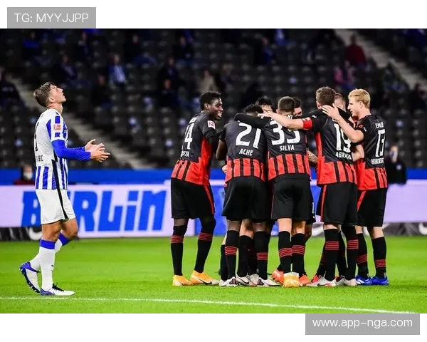 法兰克福vs多特蒙德:“法鹰”锋线人荒+防守漏风,多特冲击9轮不败